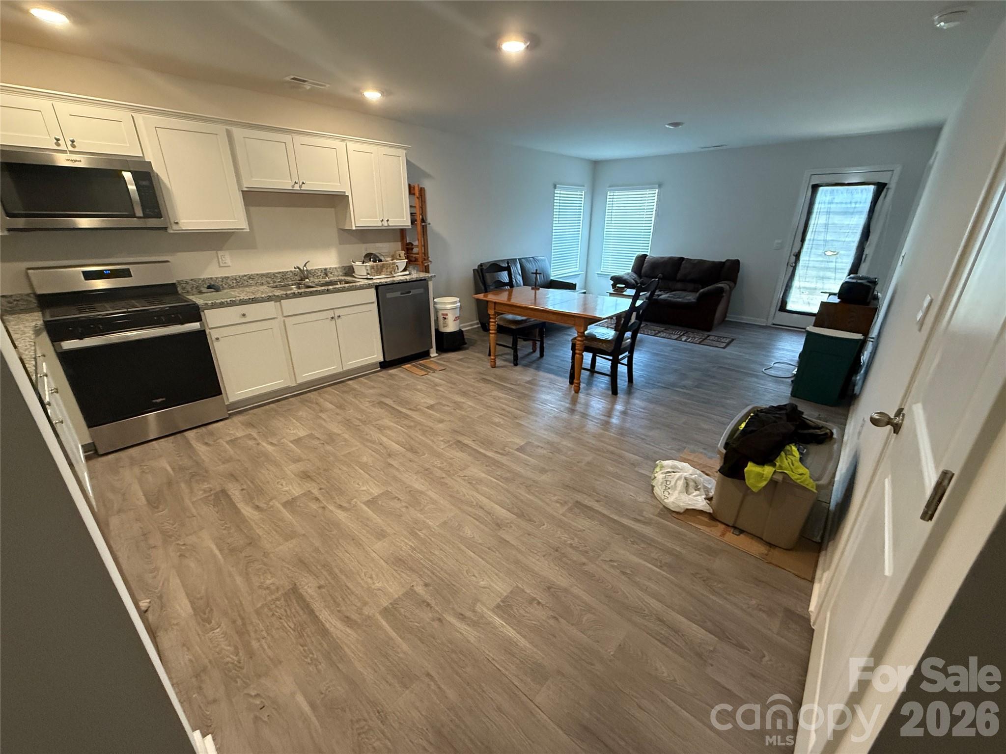 3113 Pasile Court Property Photo 2