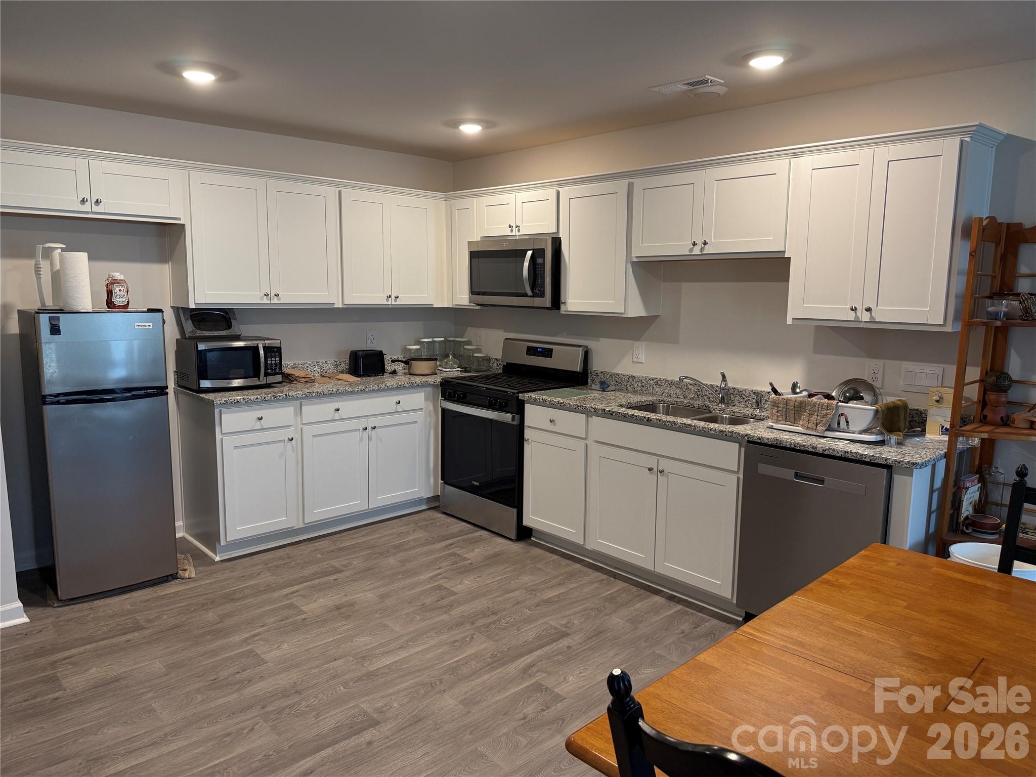 3113 Pasile Court Property Photo 3