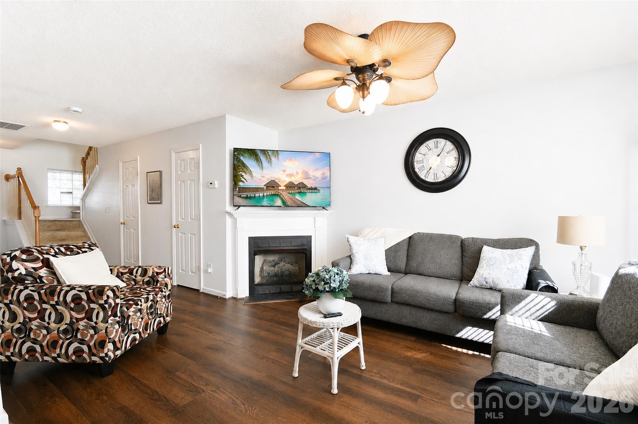 10618 Pointed Leaf Court Property Photo 4