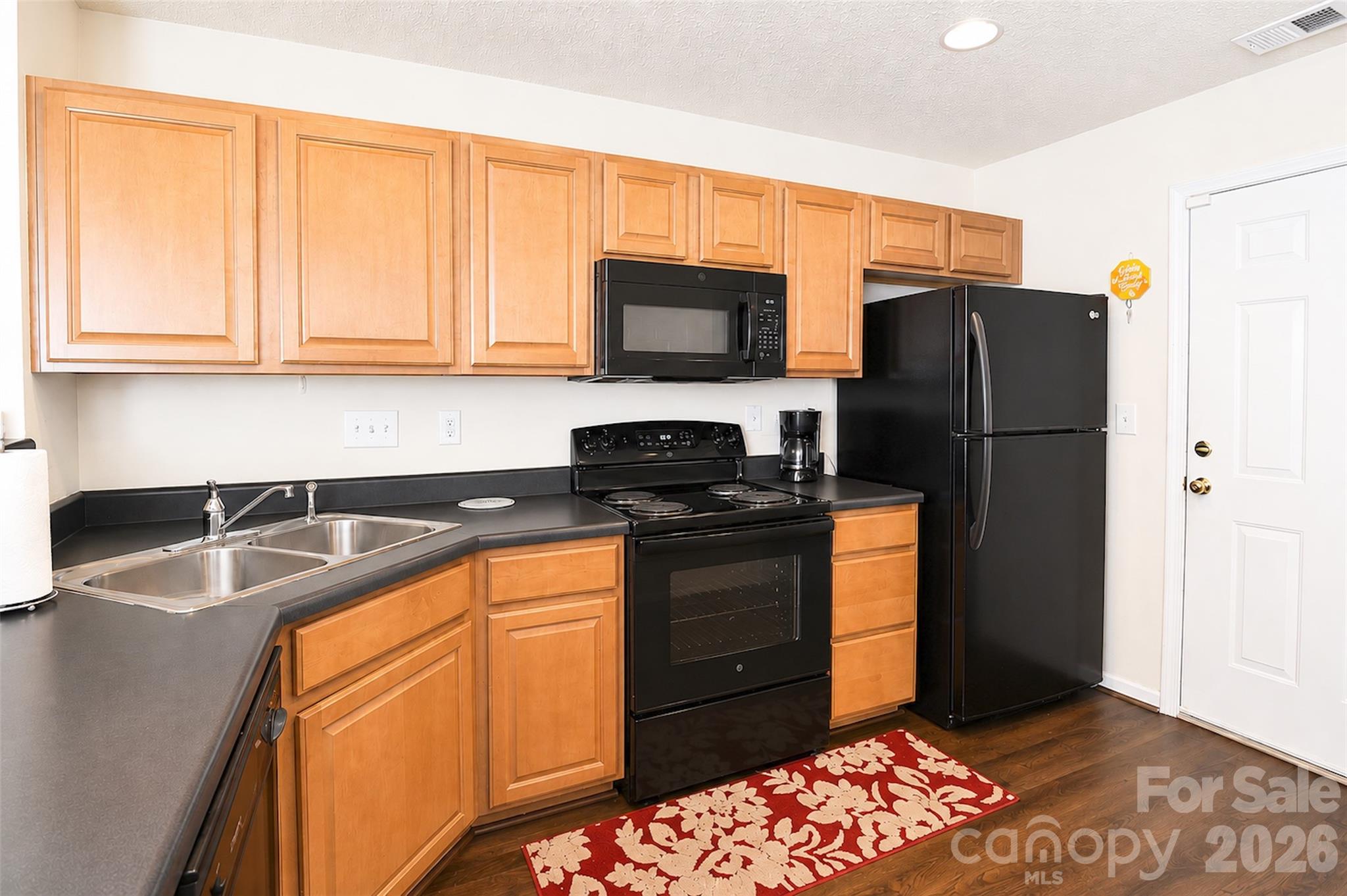 10618 Pointed Leaf Court Property Photo 7