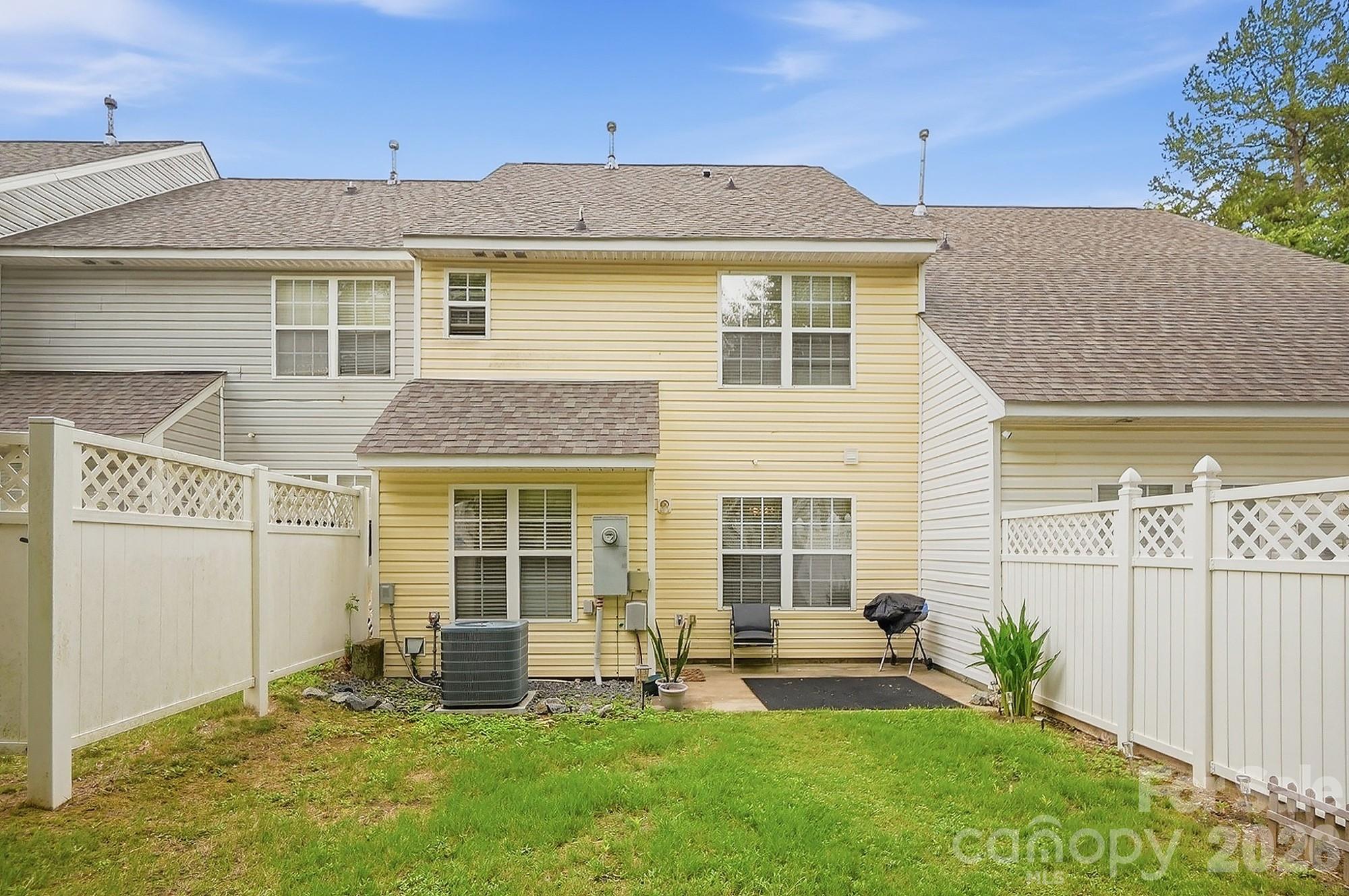 10618 Pointed Leaf Court Property Photo 19