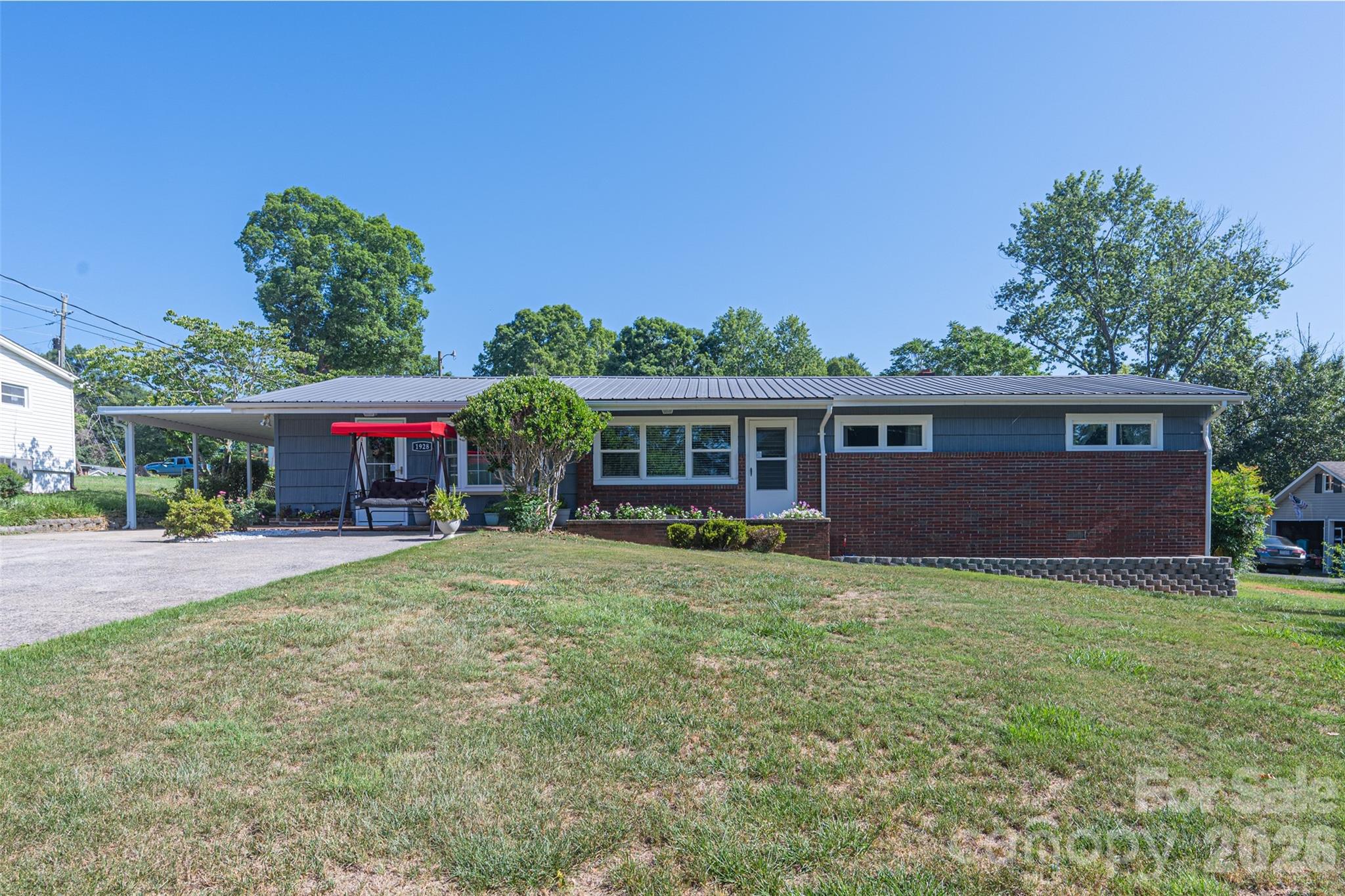 1928 Marigold Lane Property Photo 1