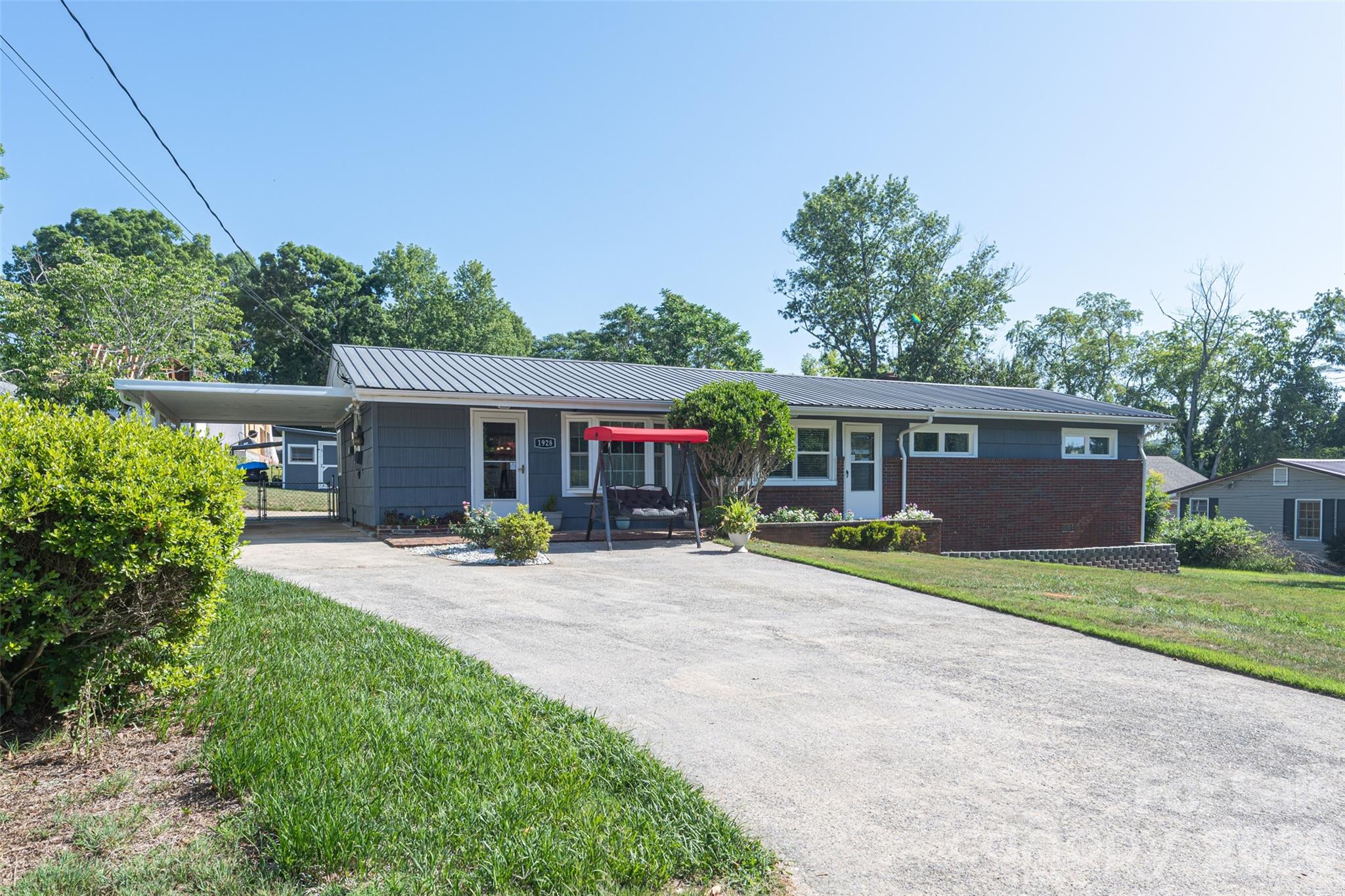 1928 Marigold Lane Property Photo 2
