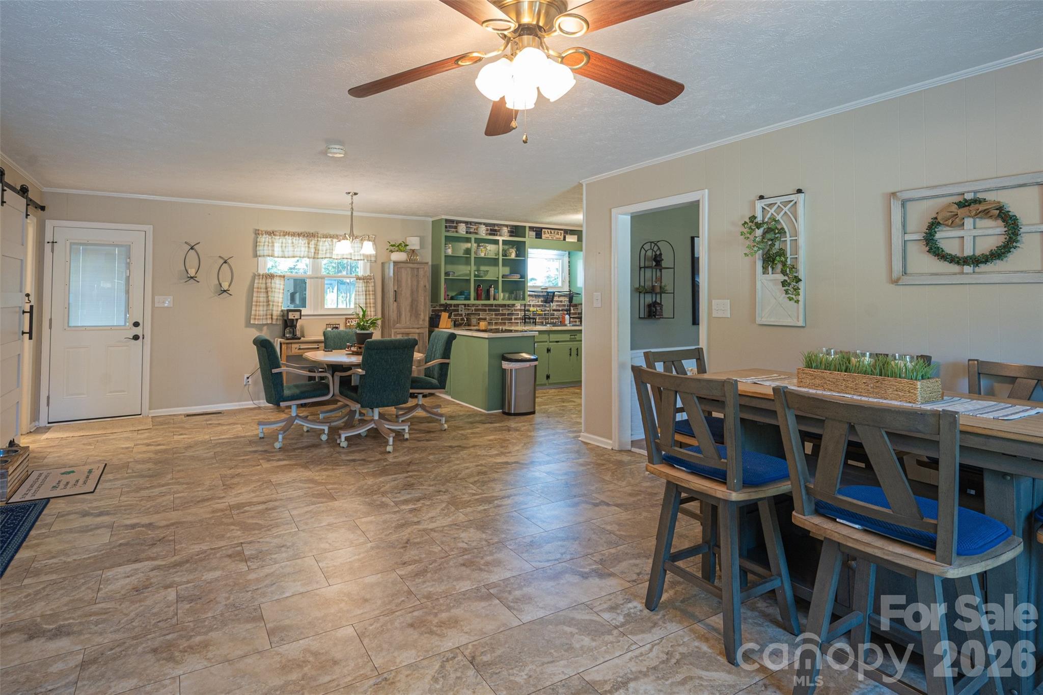 1928 Marigold Lane Property Photo 5