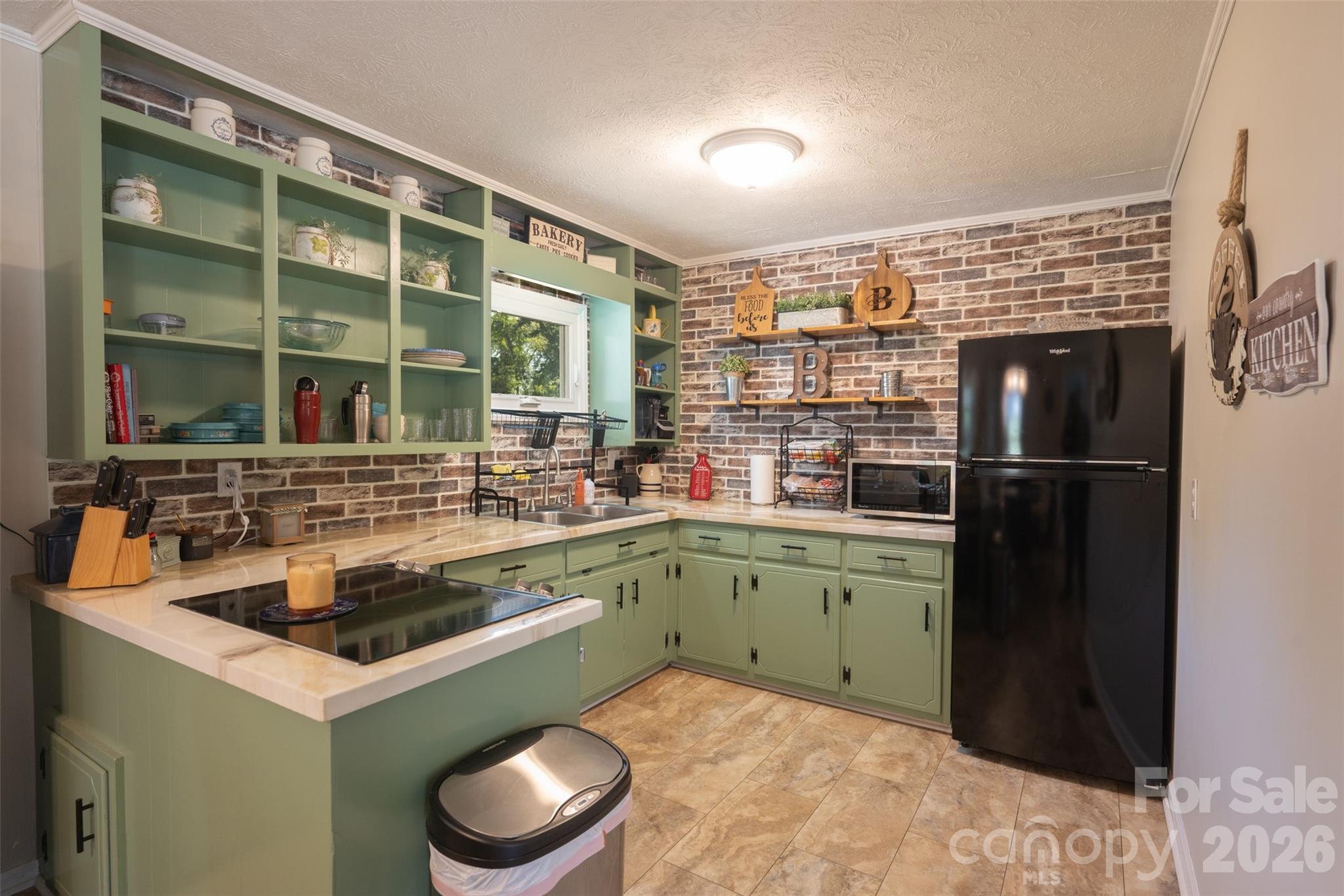 1928 Marigold Lane Property Photo 12