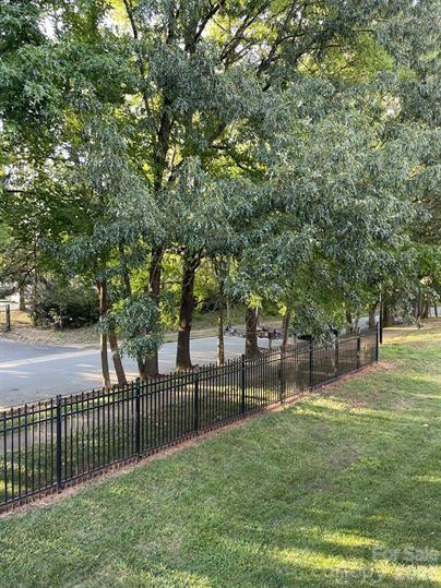 1641 Arlyn Circle F Property Photo 20