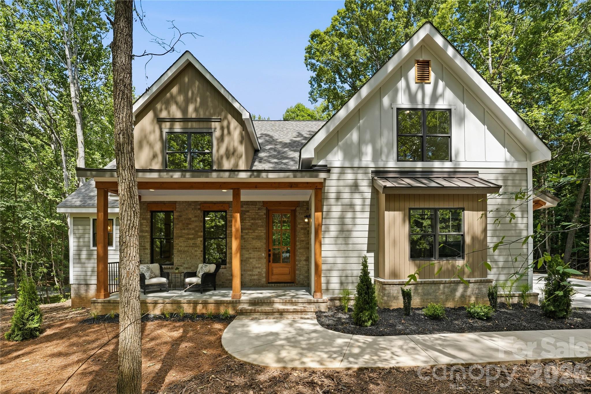 1701 Beechwood Lane Property Photo 1