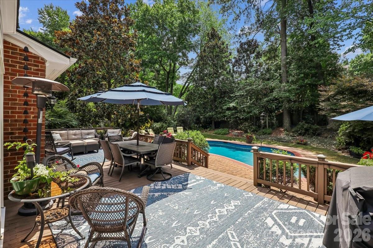 10516 Hollybrook Drive Property Photo 4