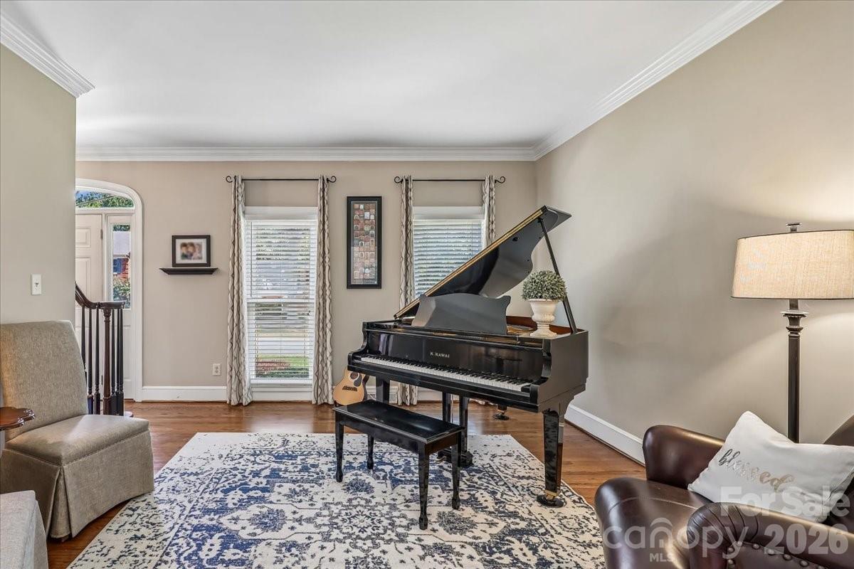 10516 Hollybrook Drive Property Photo 6