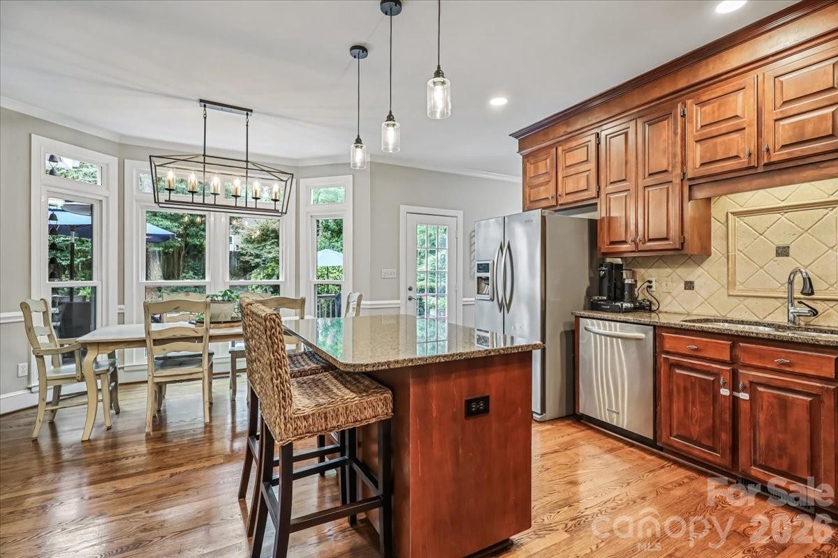10516 Hollybrook Drive Property Photo 10