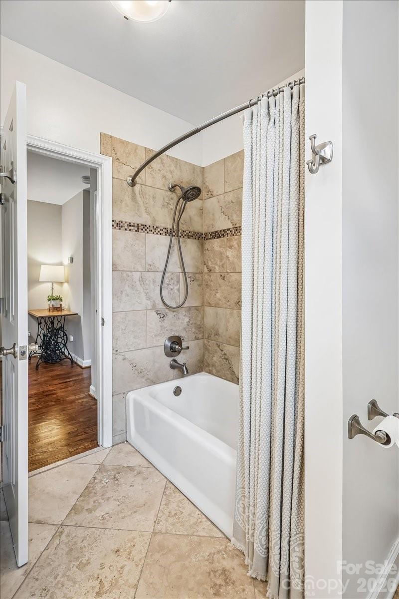 10516 Hollybrook Drive Property Photo 32