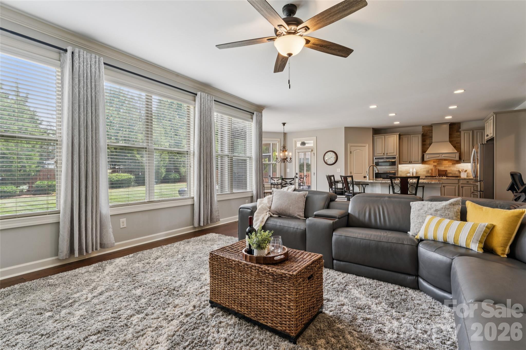 10611 Euclid Avenue Property Photo 9