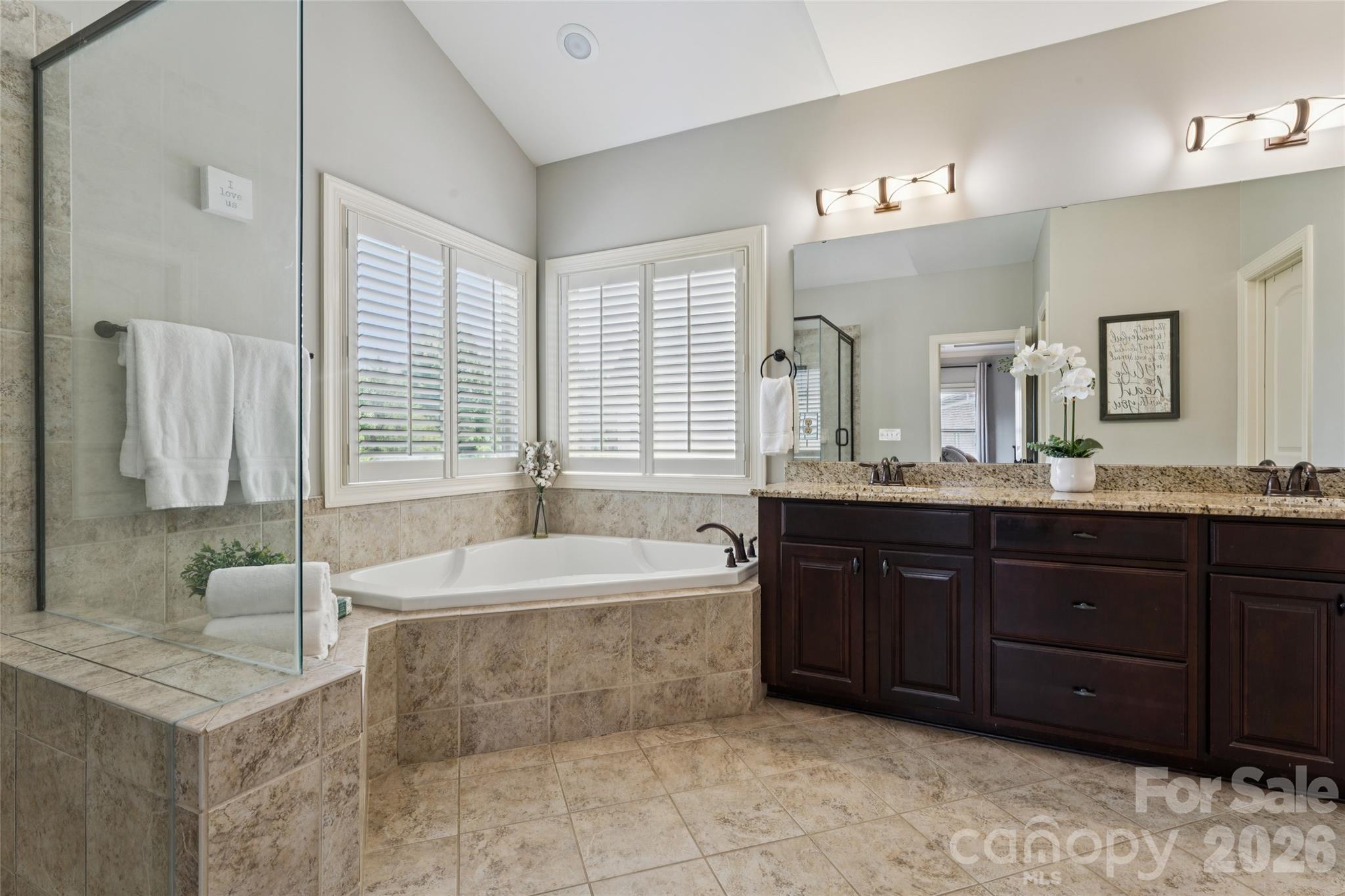10611 Euclid Avenue Property Photo 22