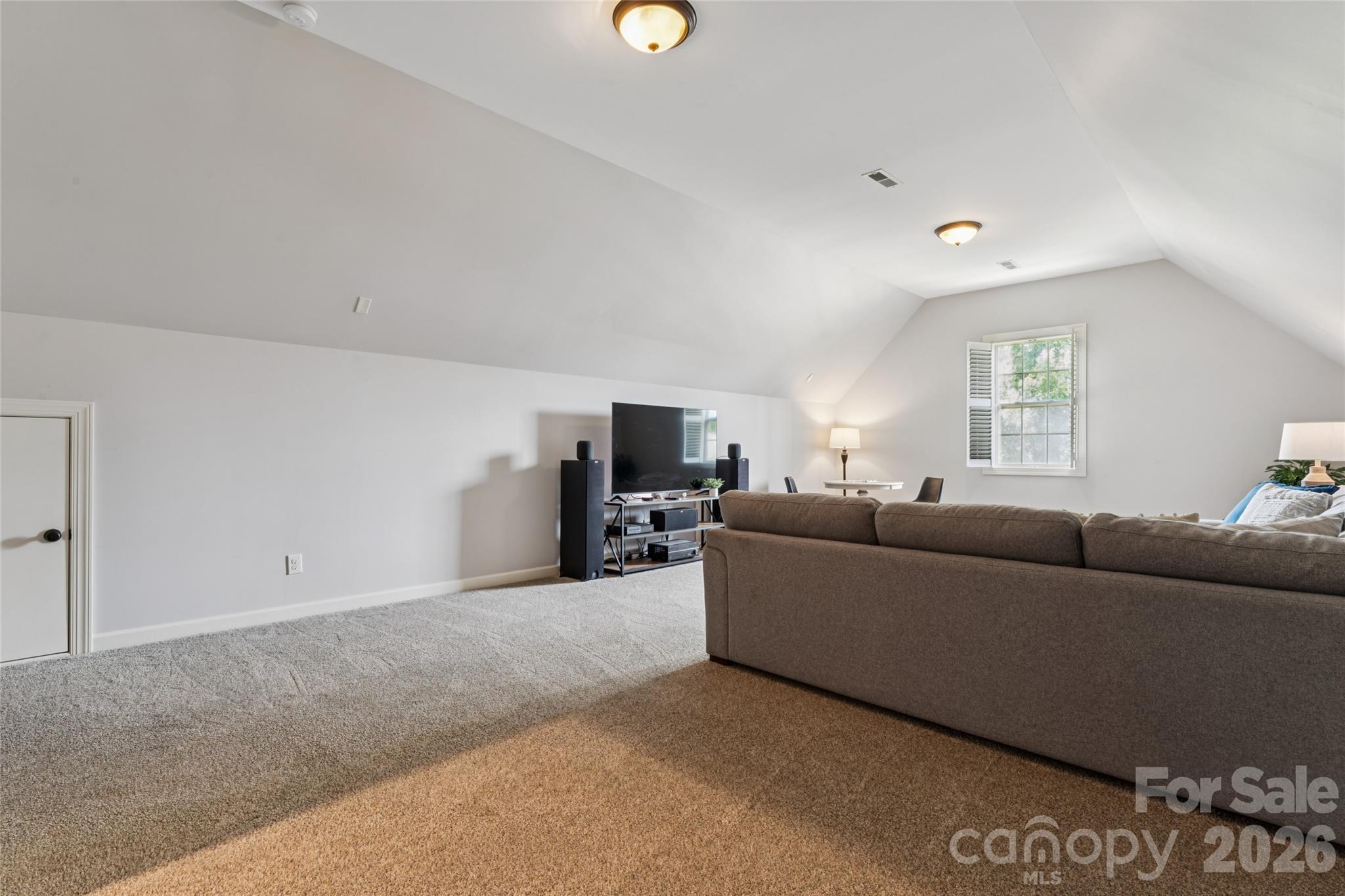 10611 Euclid Avenue Property Photo 35