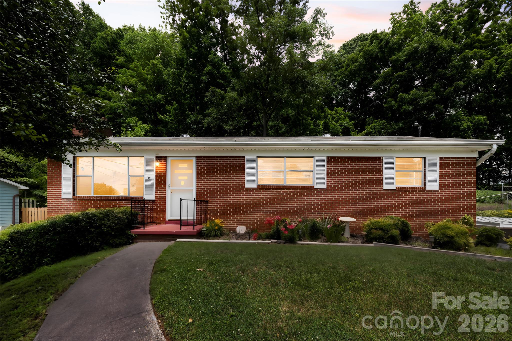 309 Oak Hill Road Property Photo 1