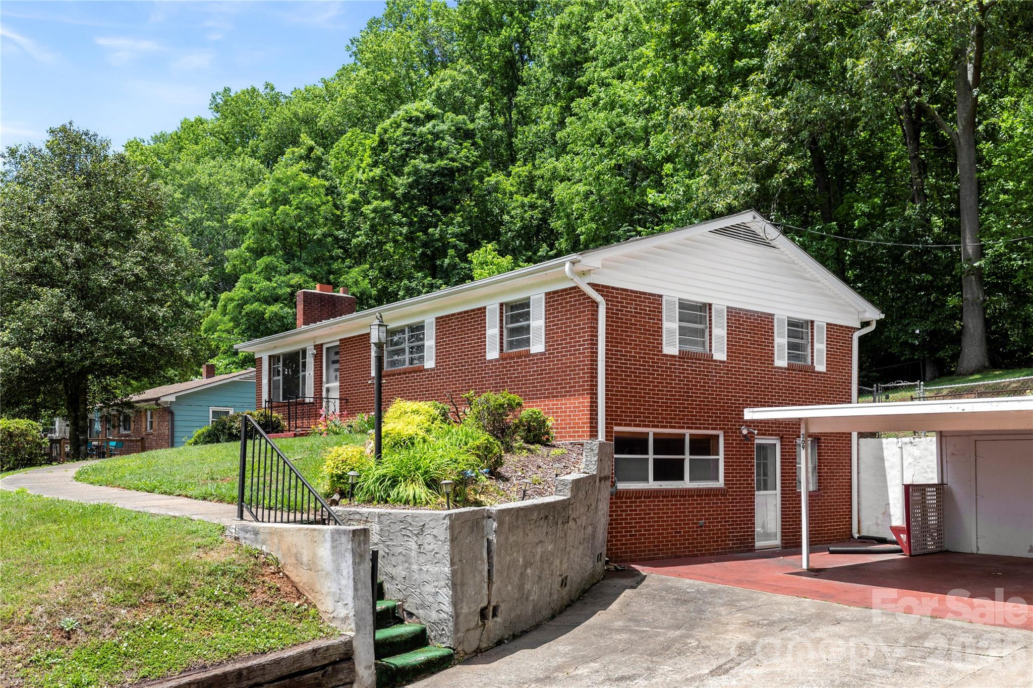 309 Oak Hill Road Property Photo 3