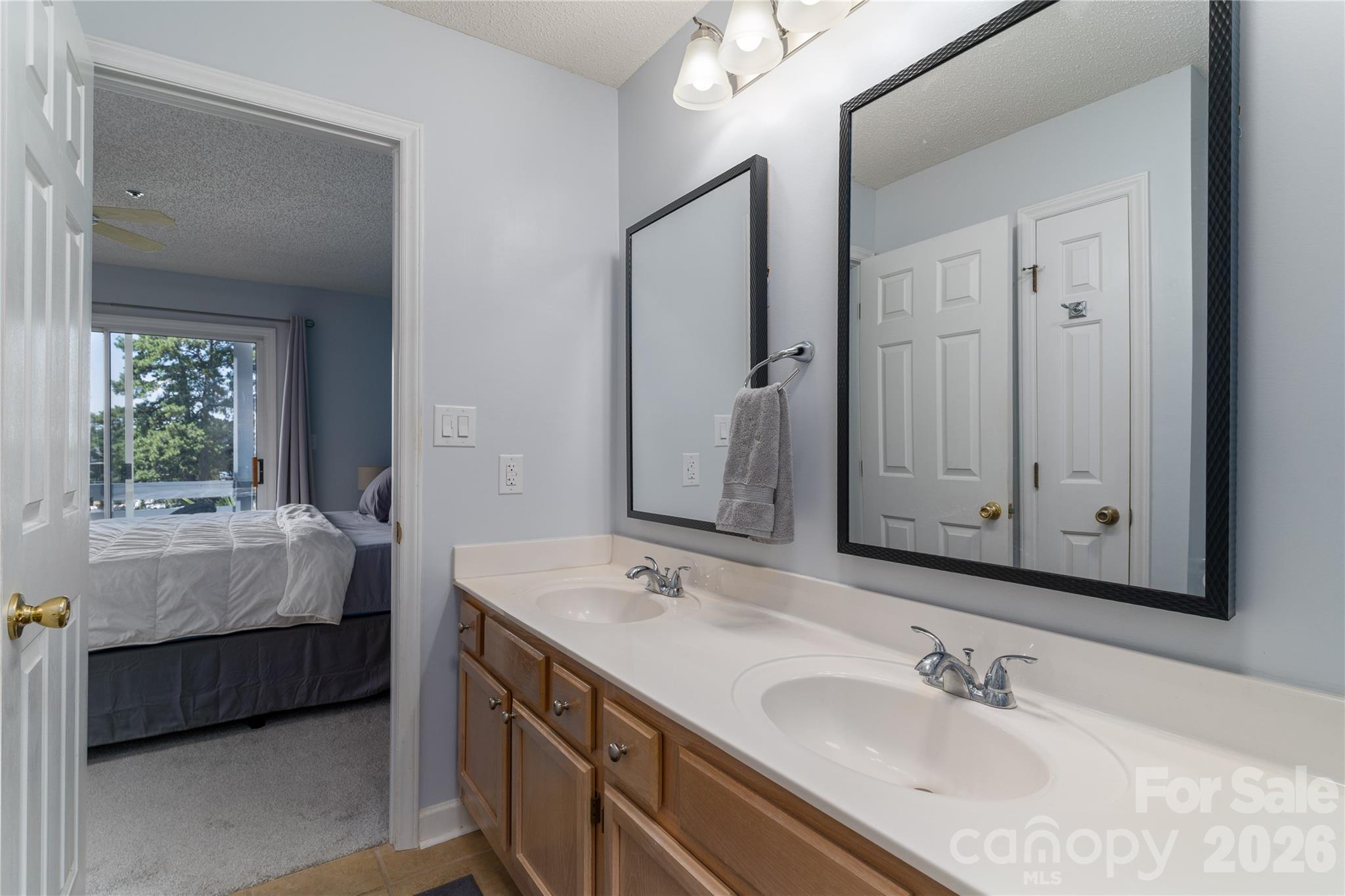 17919 Kings Point Drive K Property Photo 24