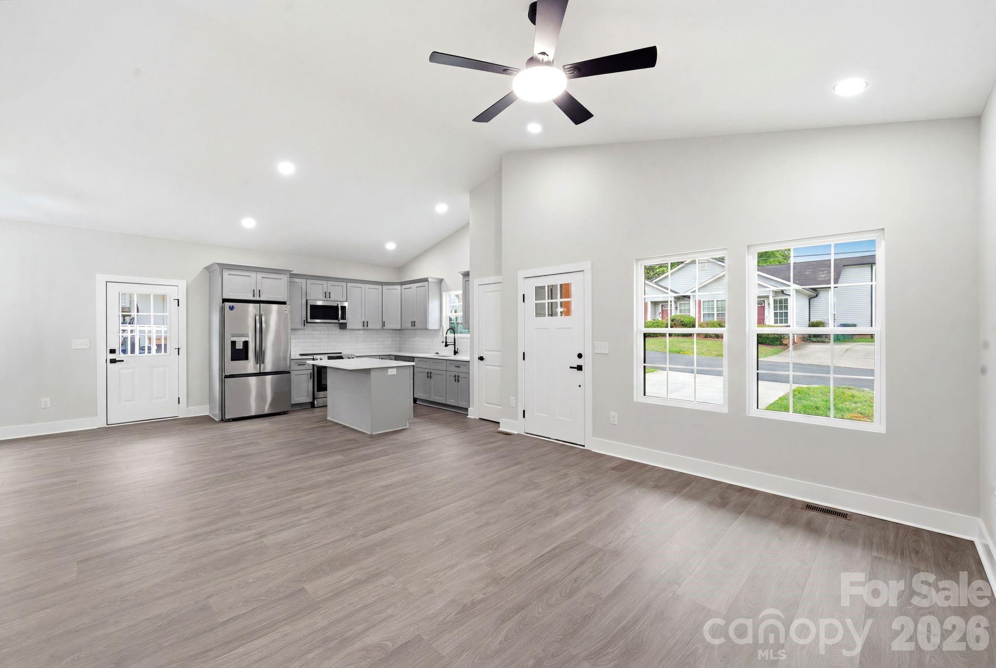 272 Hilltop Avenue Property Photo 2
