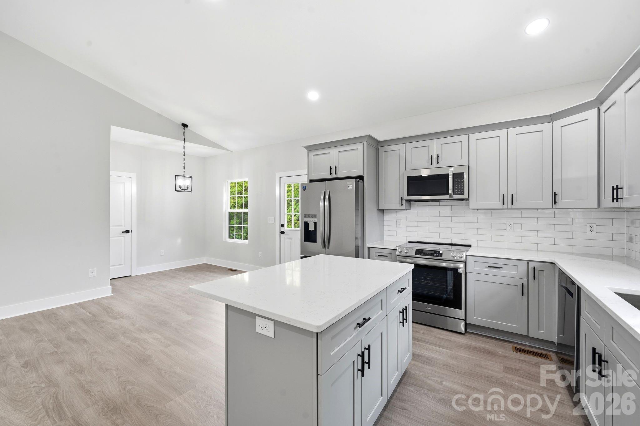 272 Hilltop Avenue Property Photo 4
