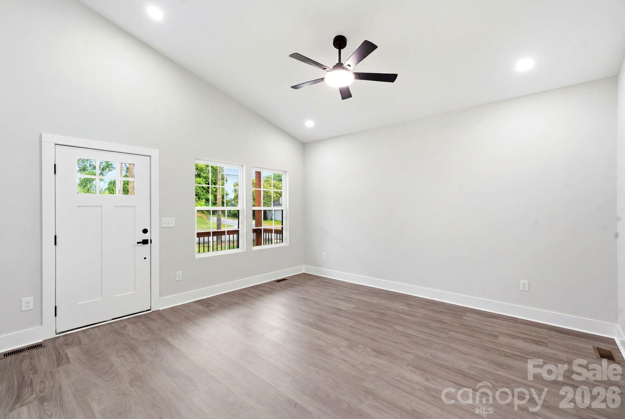 272 Hilltop Avenue Property Photo 8