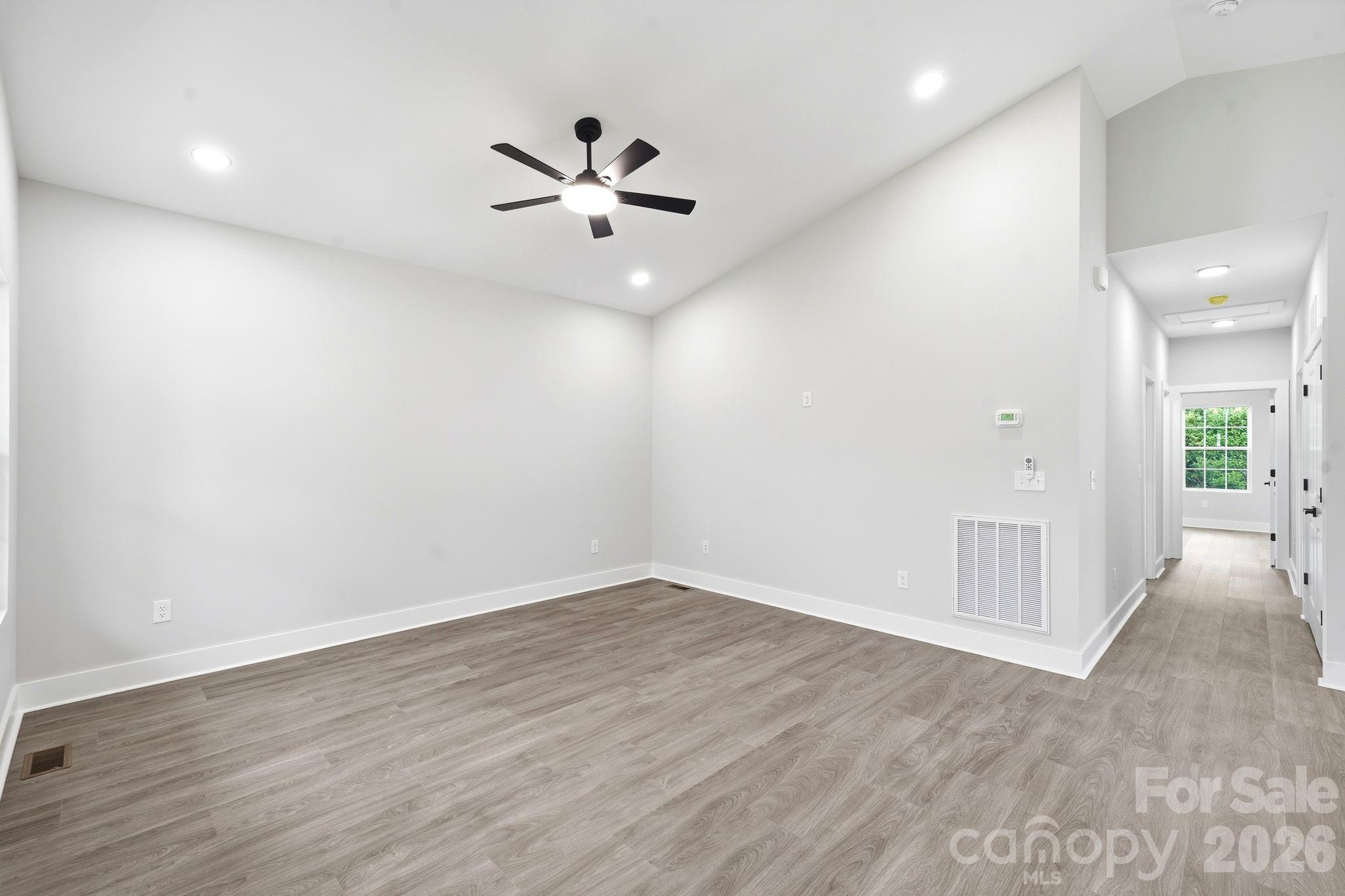 272 Hilltop Avenue Property Photo 9