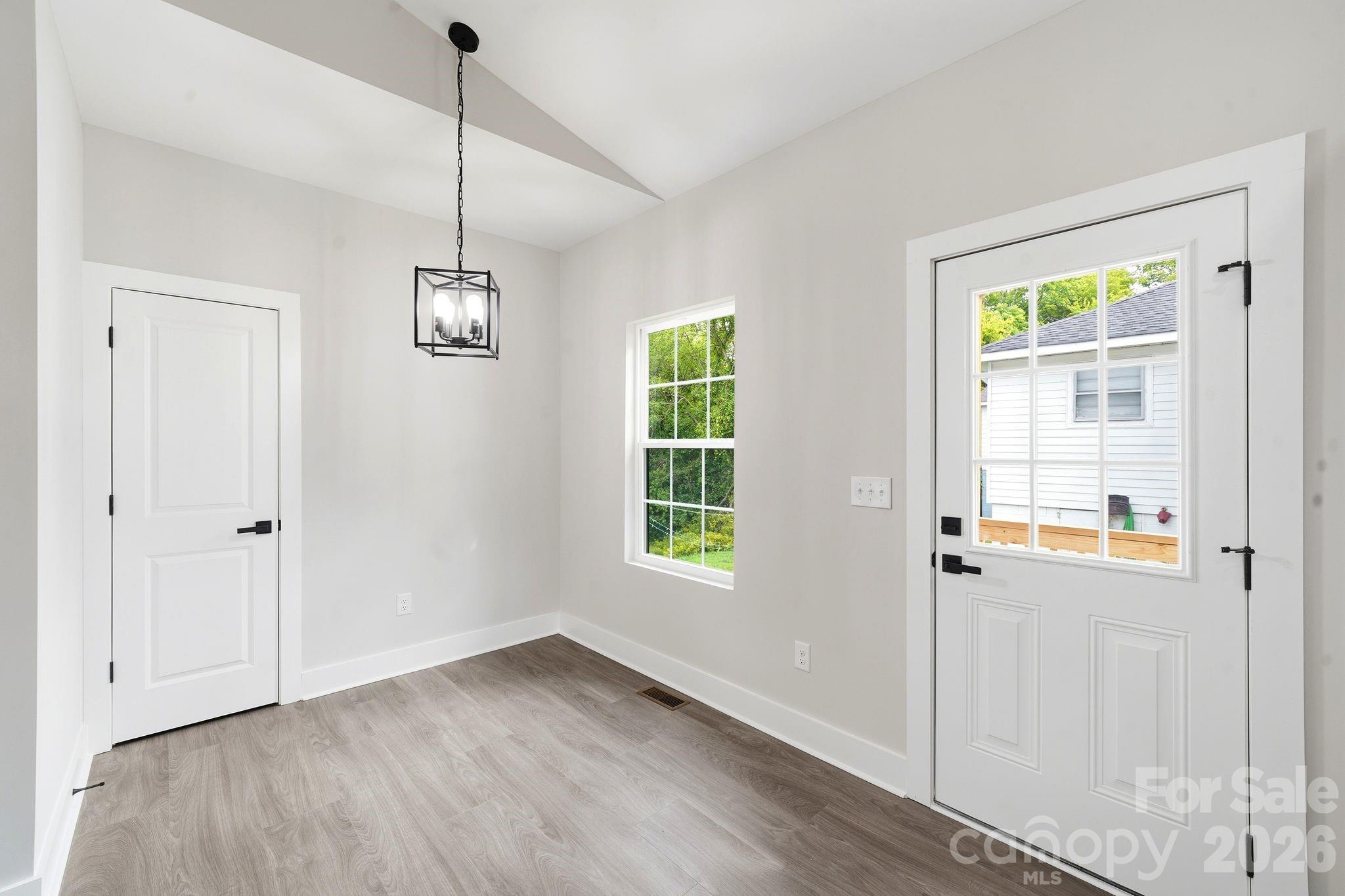 272 Hilltop Avenue Property Photo 10