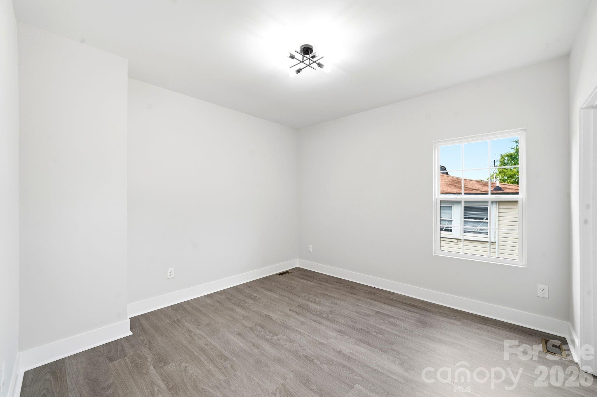 272 Hilltop Avenue Property Photo 18
