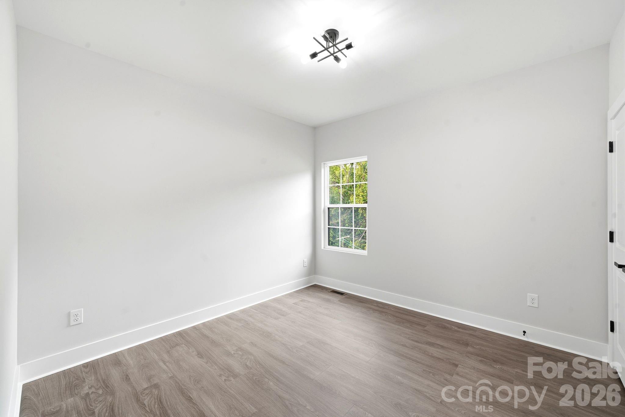 272 Hilltop Avenue Property Photo 20
