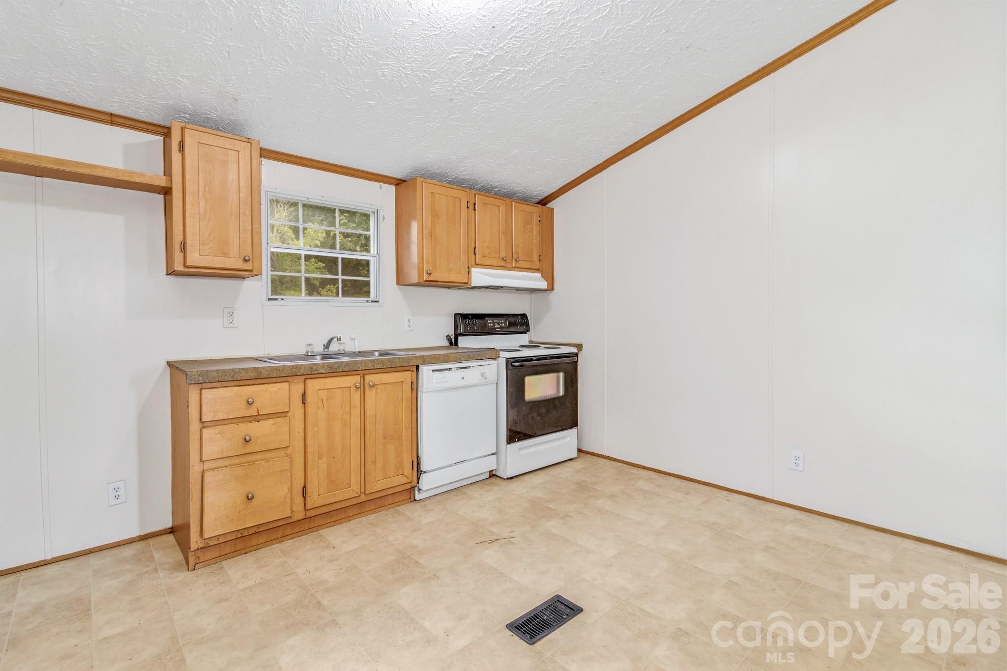 12 Green Cove Lane Property Photo 7