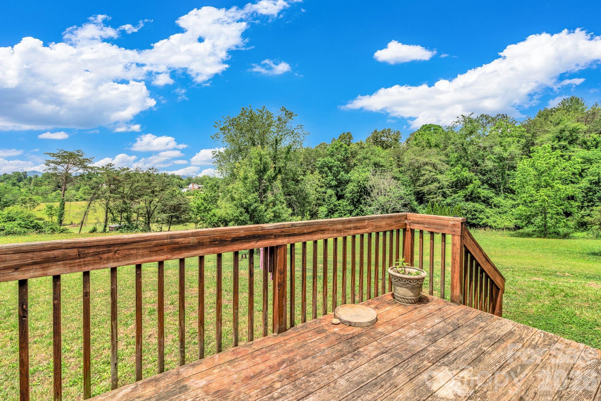 12 Green Cove Lane Property Photo 17