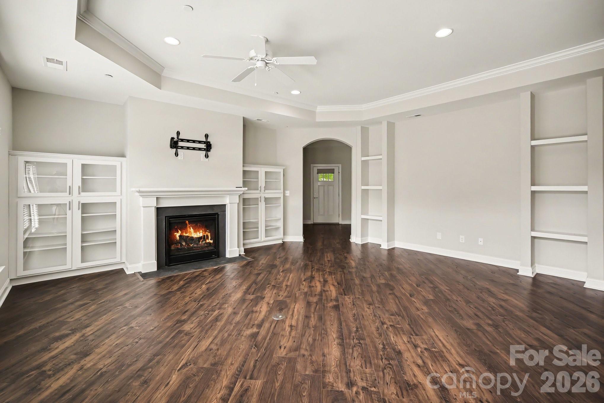 9032 Treetop Way Property Photo 7