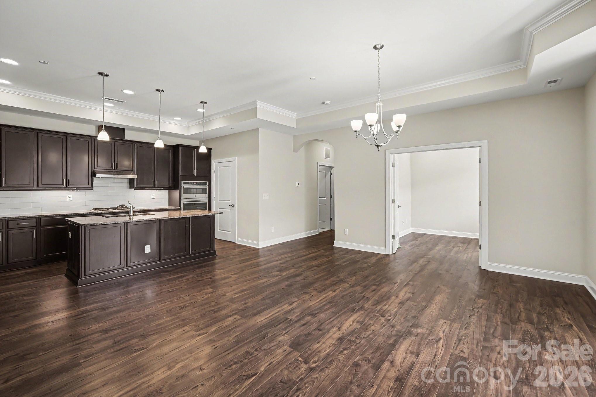 9032 Treetop Way Property Photo 13