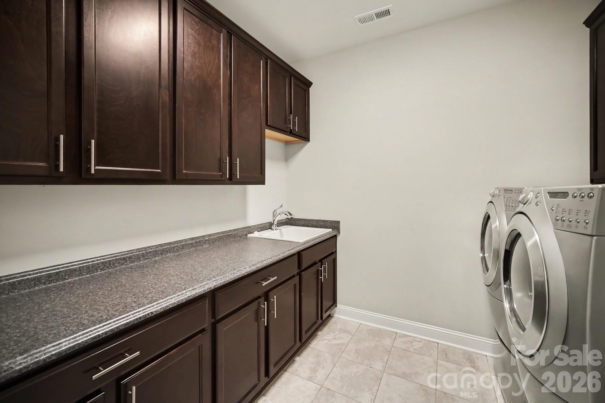 9032 Treetop Way Property Photo 28