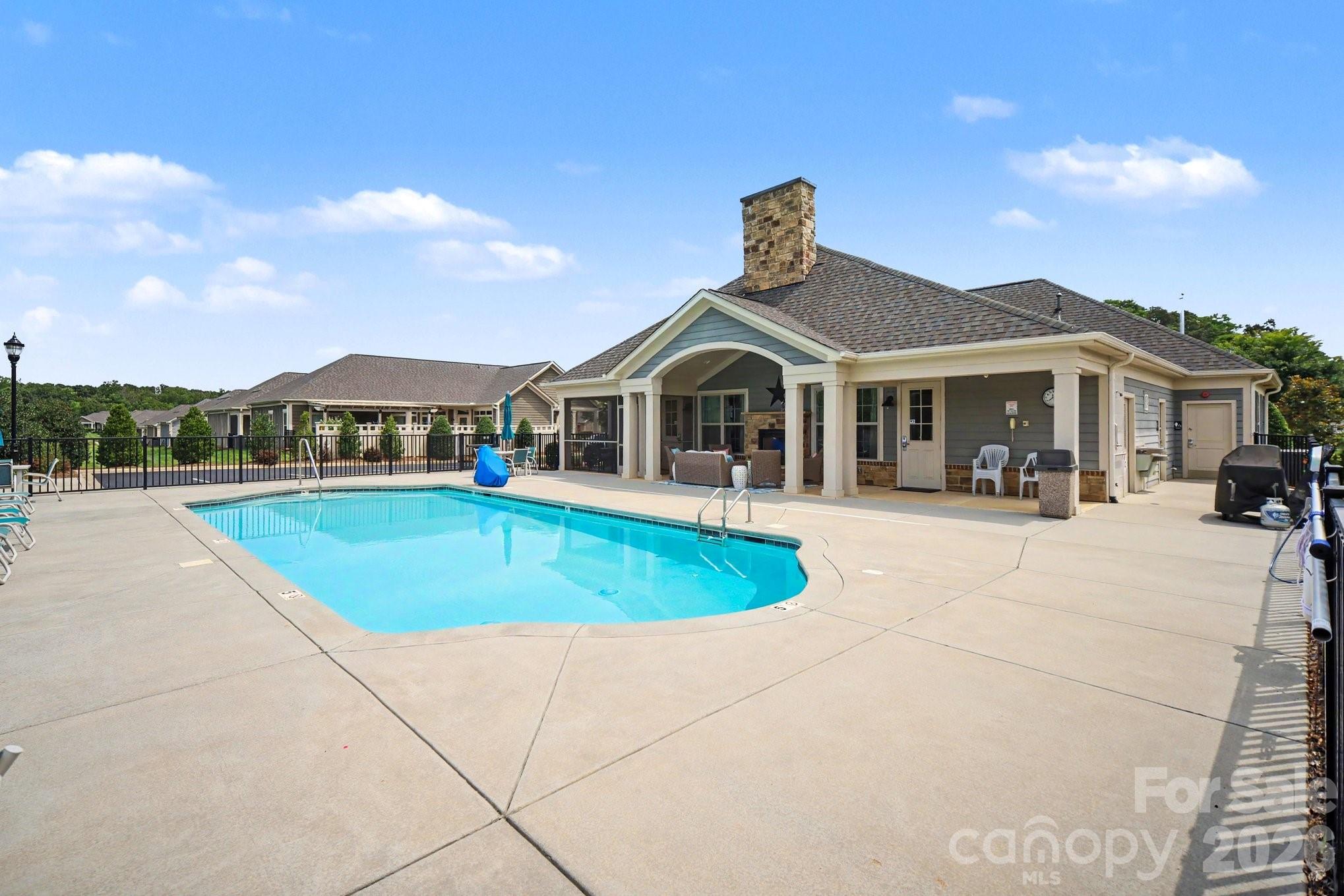 9032 Treetop Way Property Photo 33