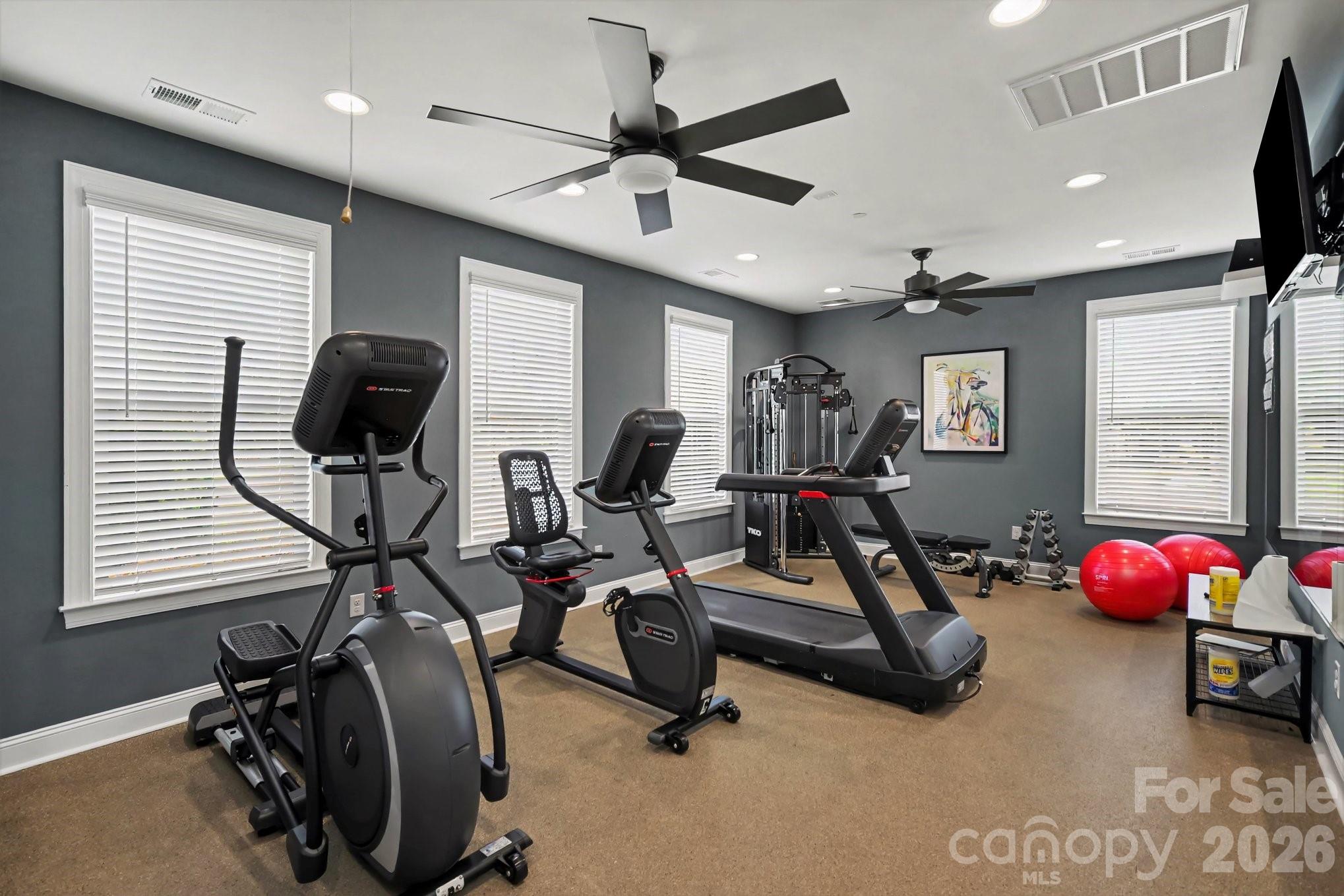 9032 Treetop Way Property Photo 42