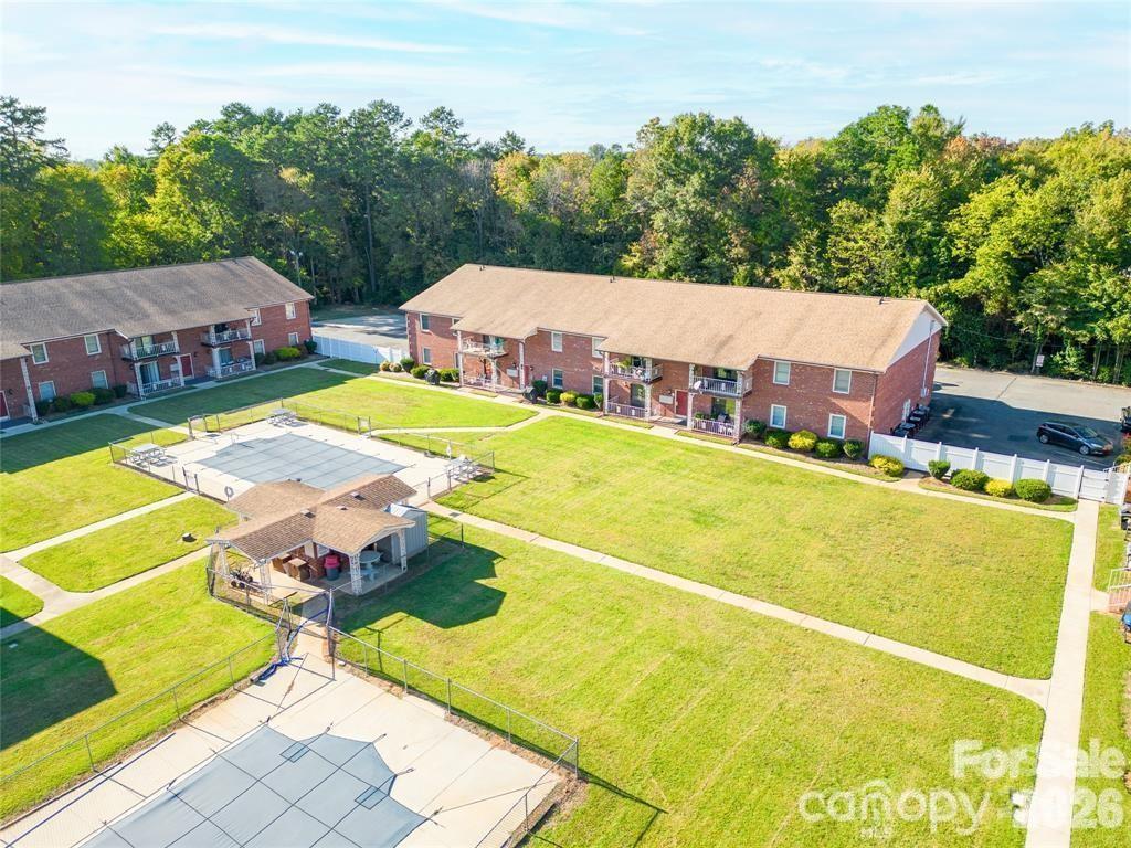 103 Carriage House Drive Property Photo 3