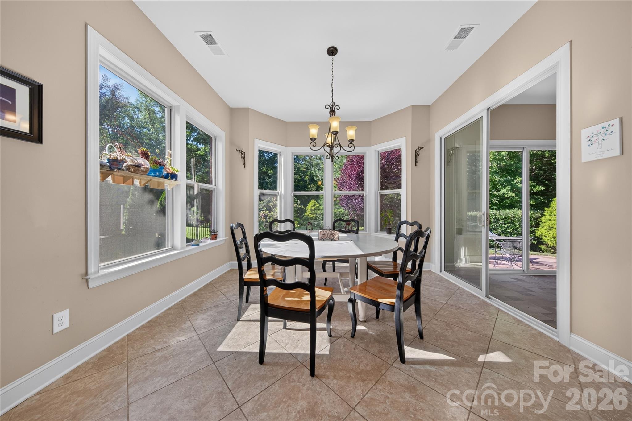 4028 Deer Track Court Property Photo 8