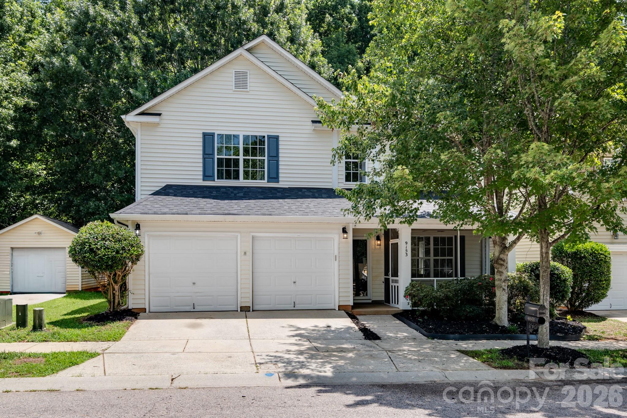 9153 Glenashley Drive Property Photo 2