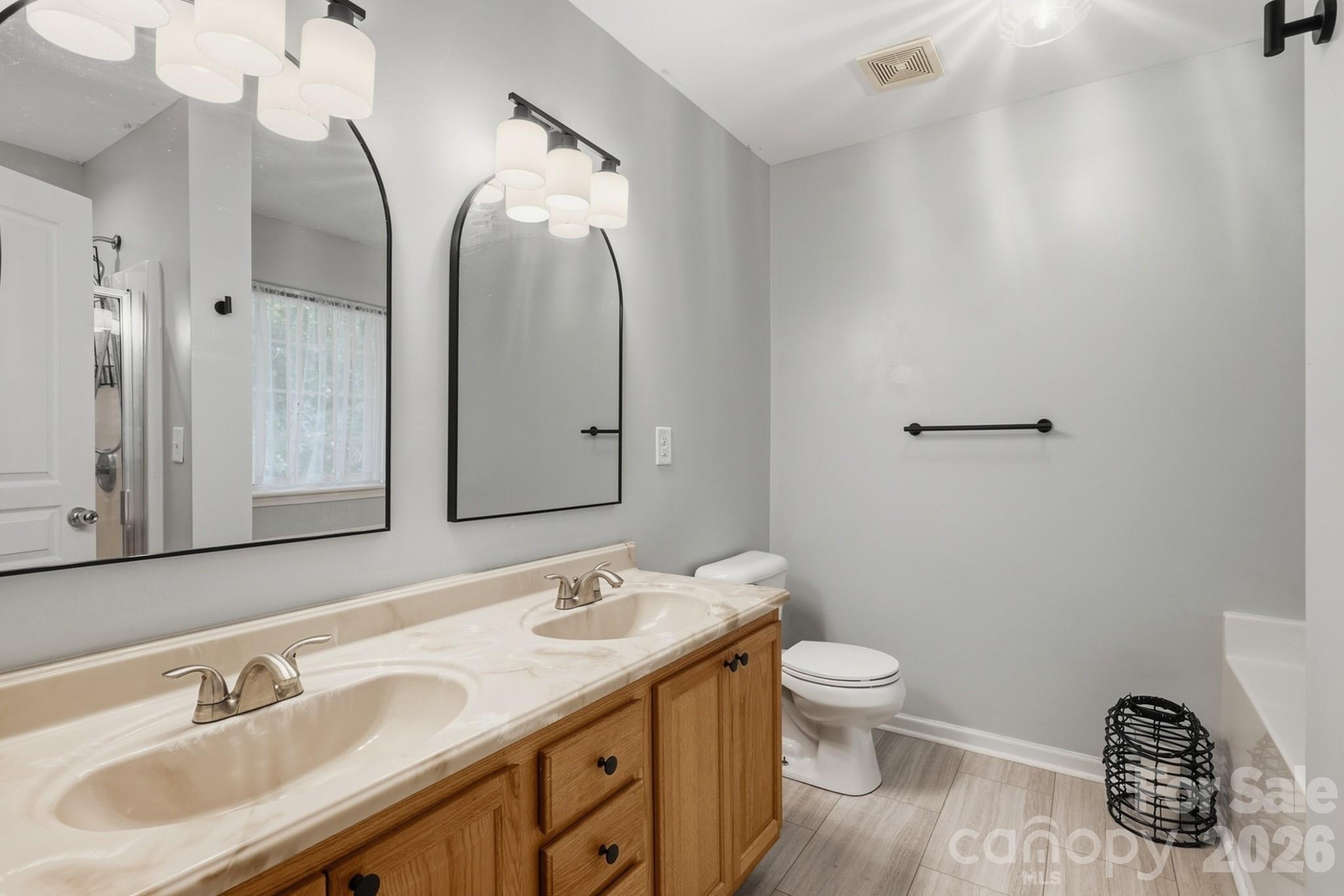 9153 Glenashley Drive Property Photo 10