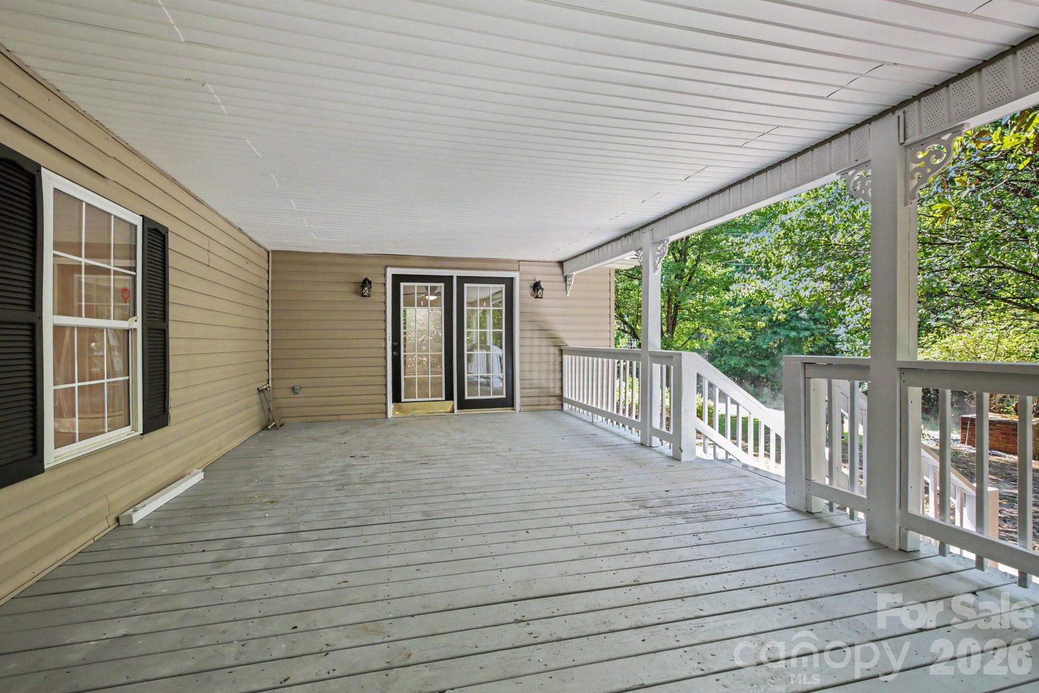 705 Loflin Road Property Photo 4