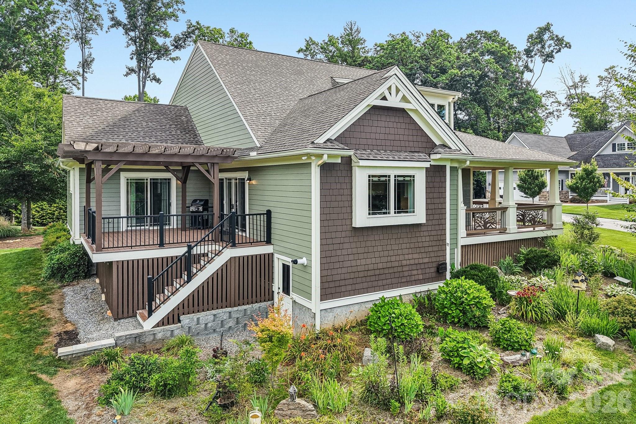 17 Hamilton Woods Lane Property Photo 3