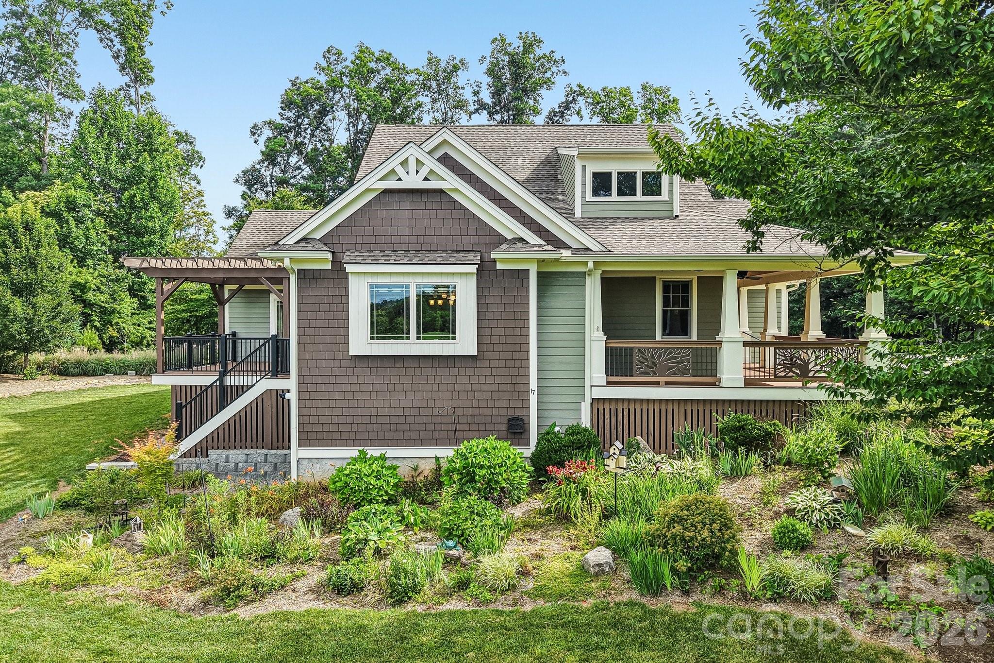17 Hamilton Woods Lane Property Photo 4