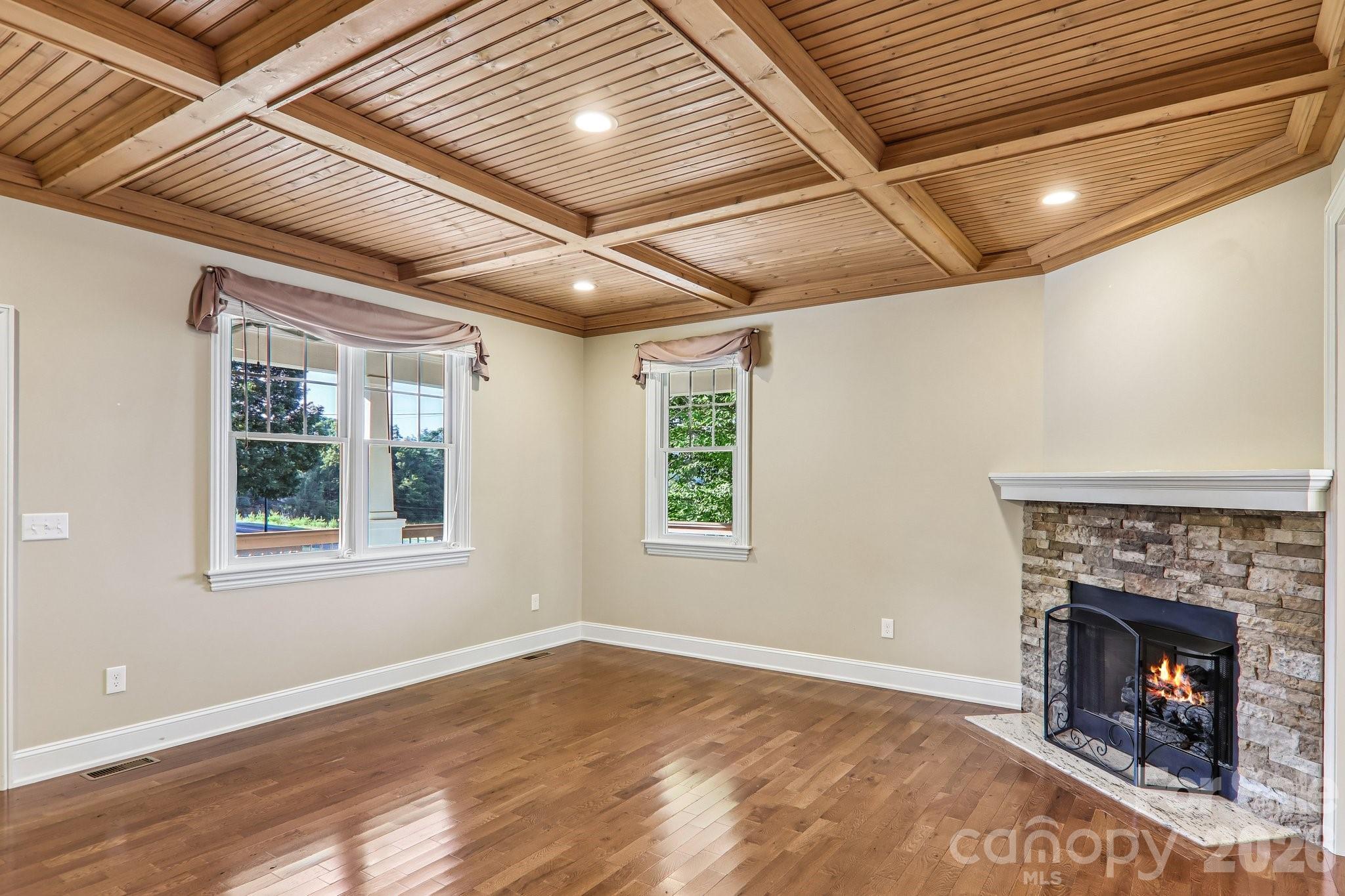 17 Hamilton Woods Lane Property Photo 8
