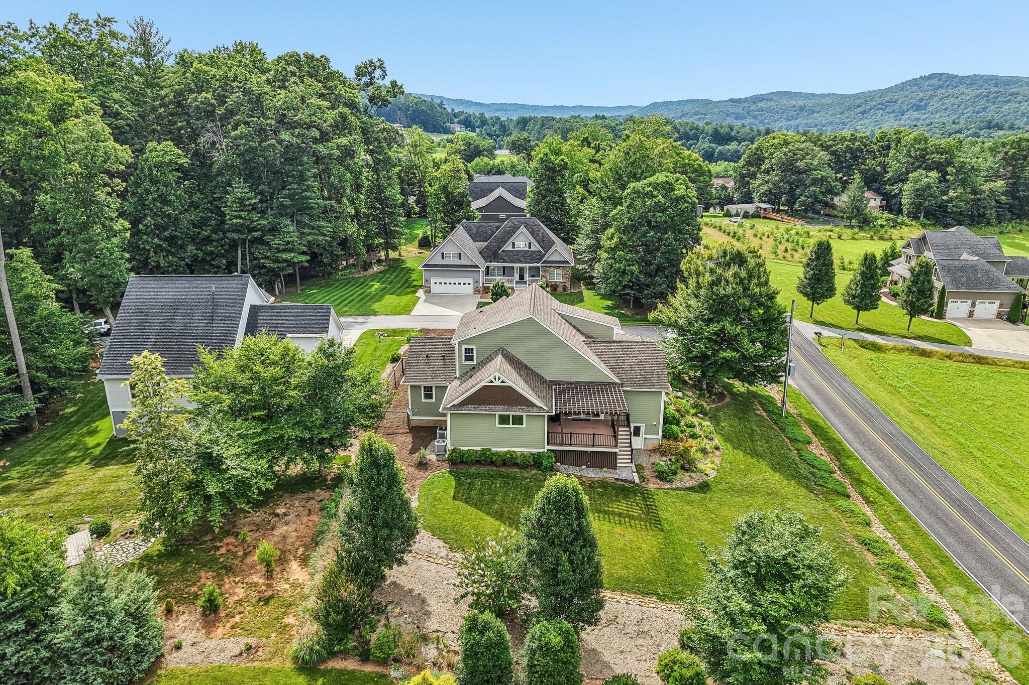 17 Hamilton Woods Lane Property Photo 41