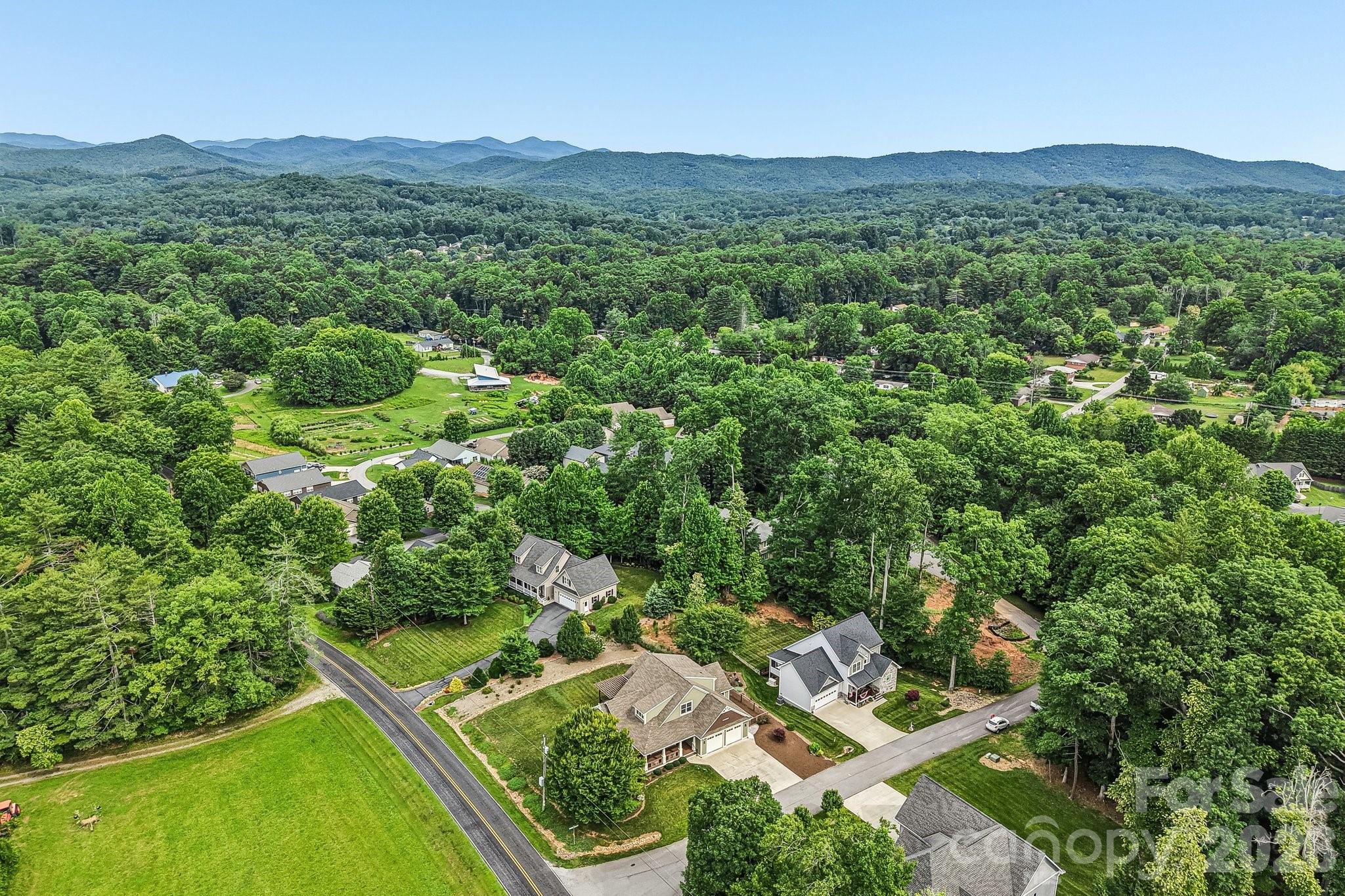17 Hamilton Woods Lane Property Photo 44