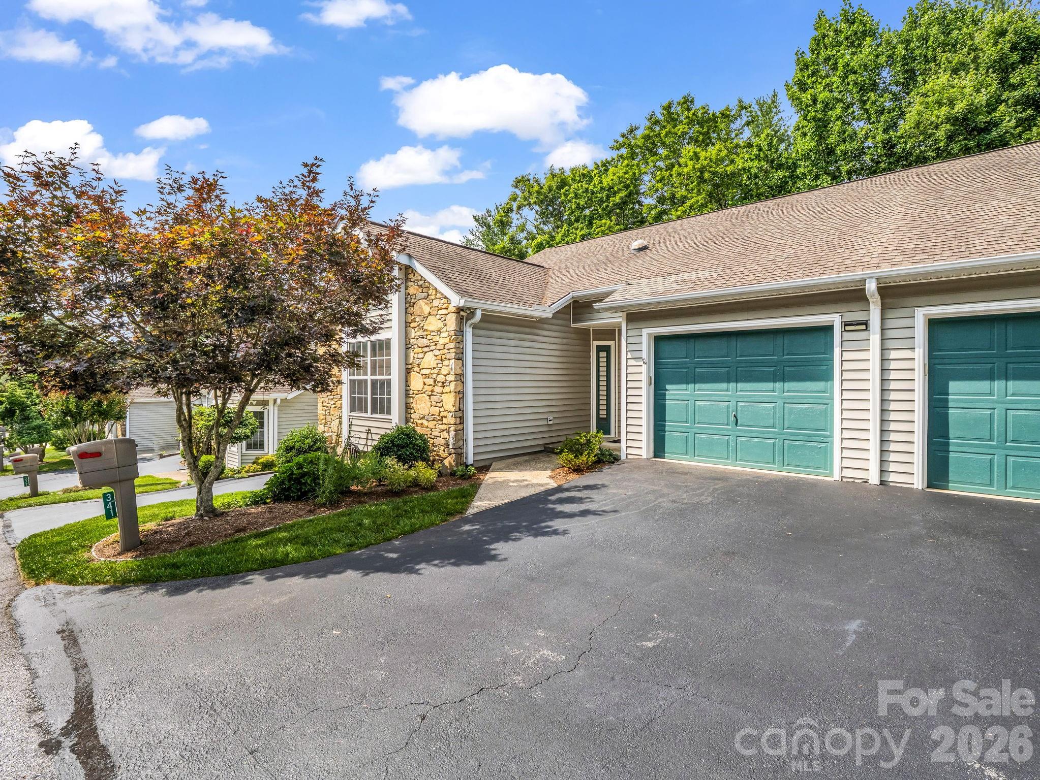 341 Laurel Park Place Property Photo 1