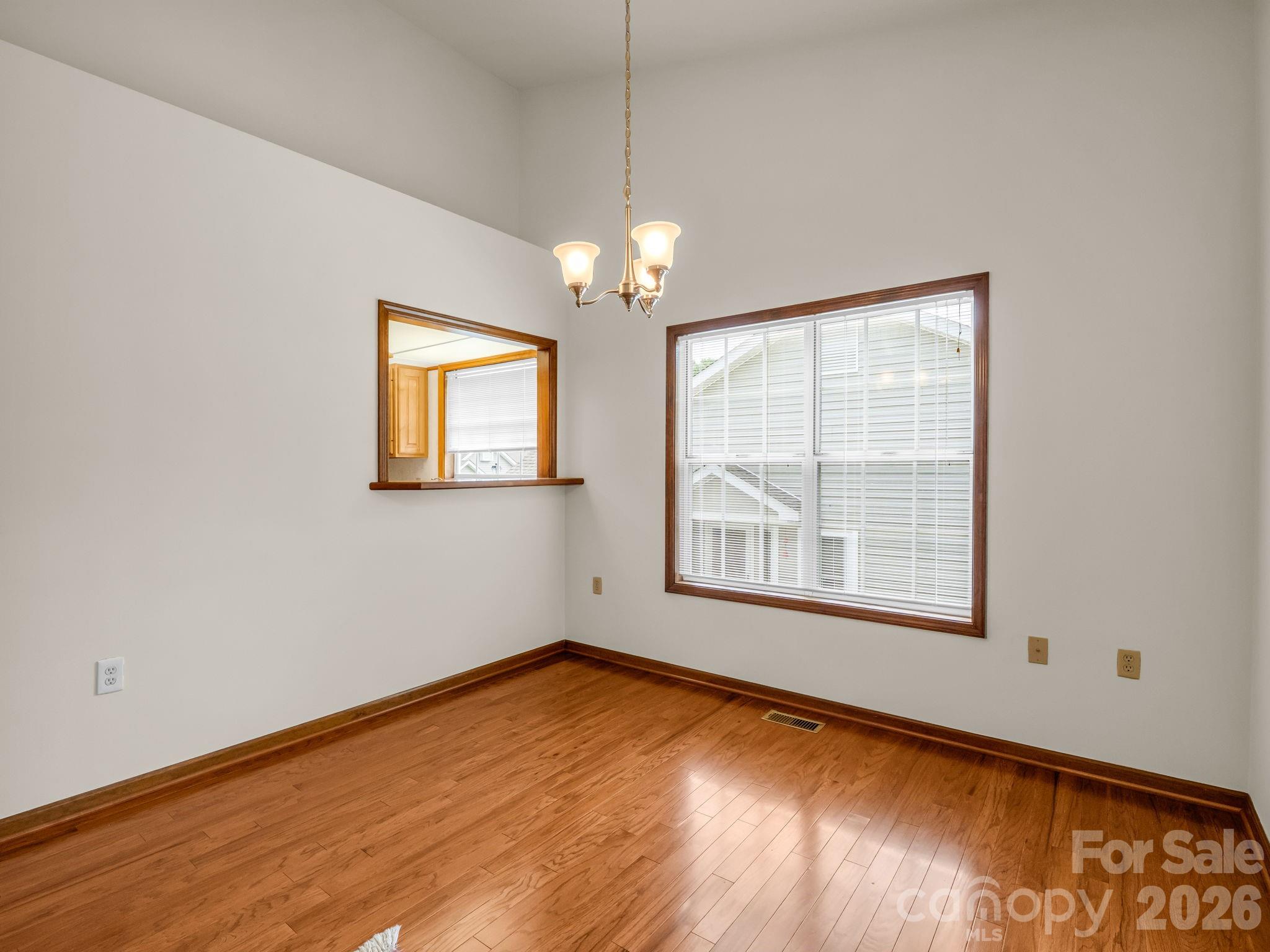 341 Laurel Park Place Property Photo 18