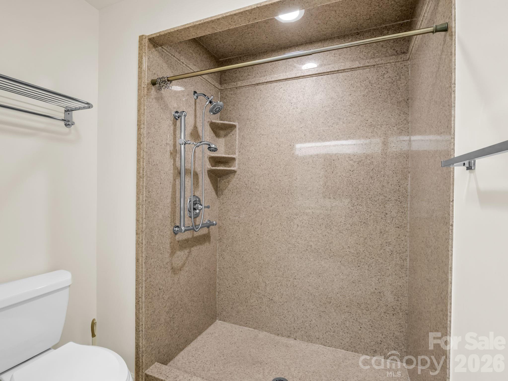 341 Laurel Park Place Property Photo 28