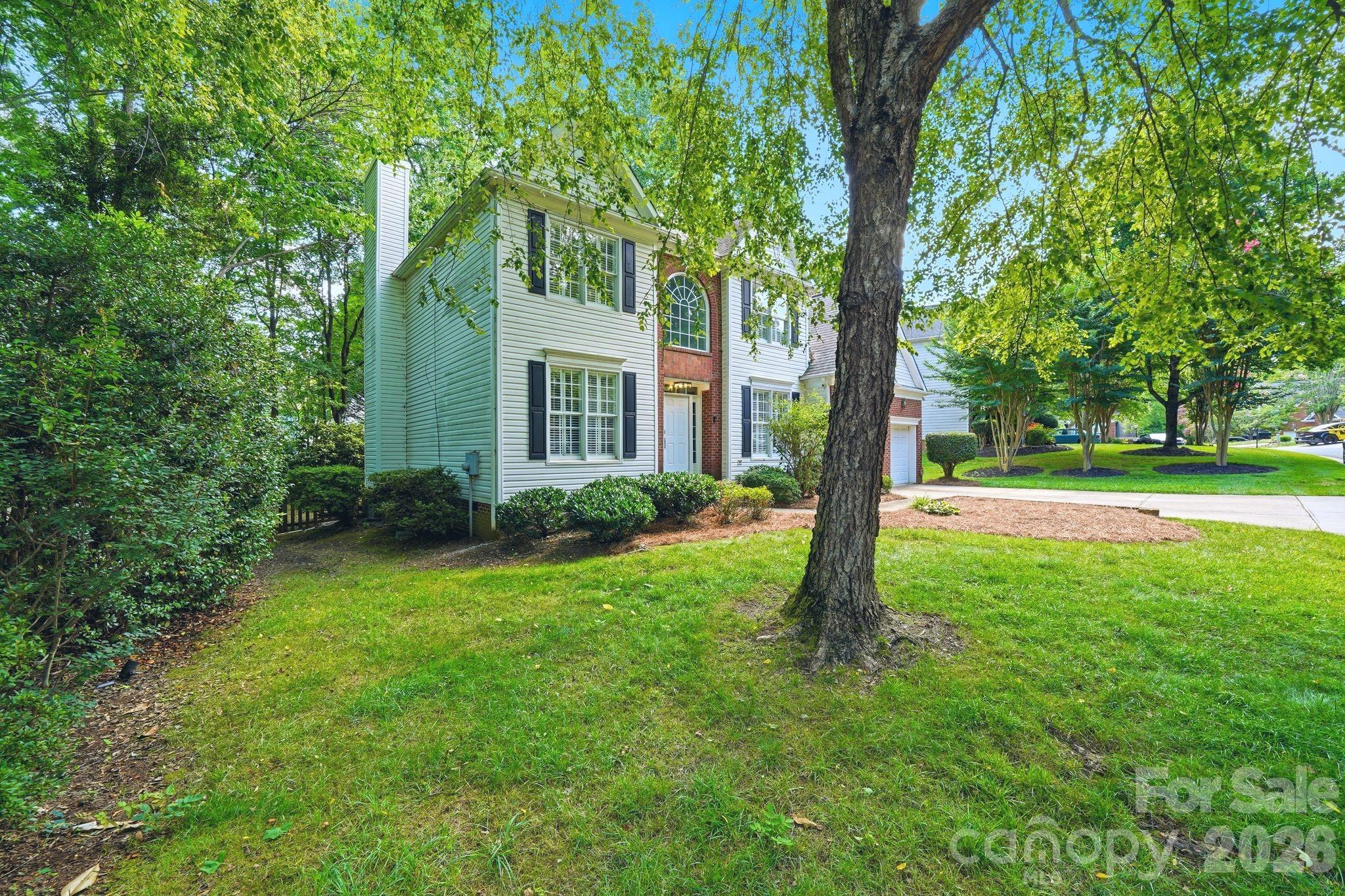 7711 Abbotsinch Court Property Photo 4
