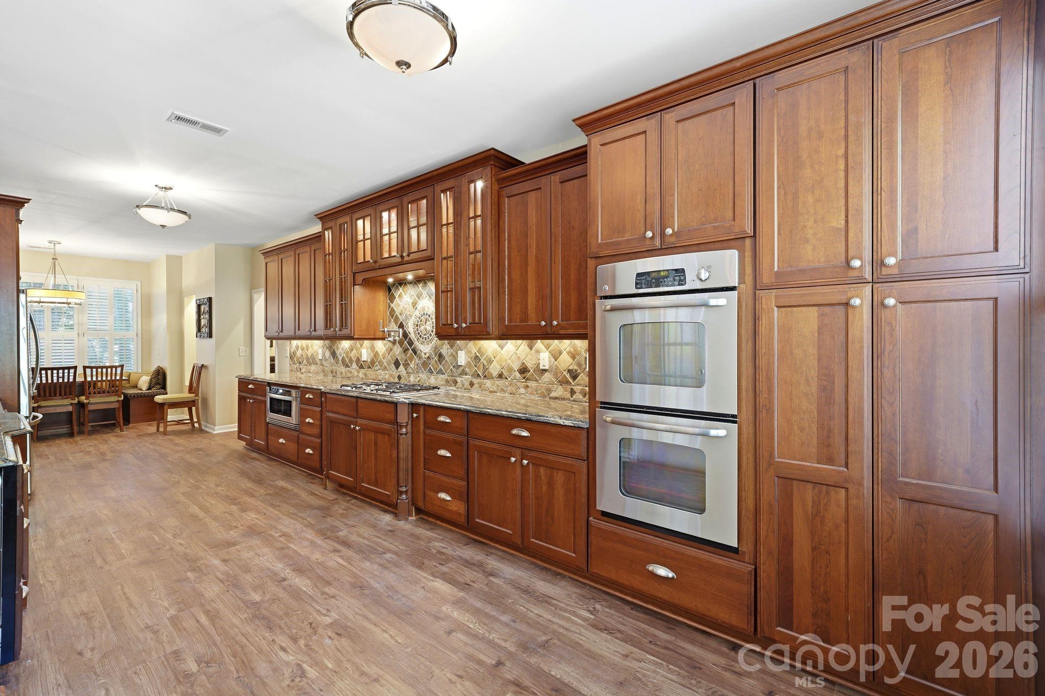 7711 Abbotsinch Court Property Photo 10